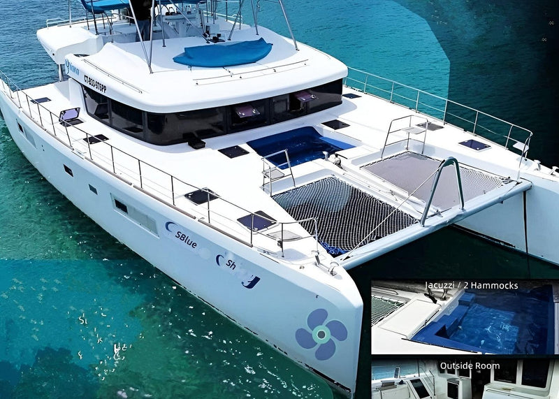 Catamaran Boat with Jacuzzi, drinks and Lunch